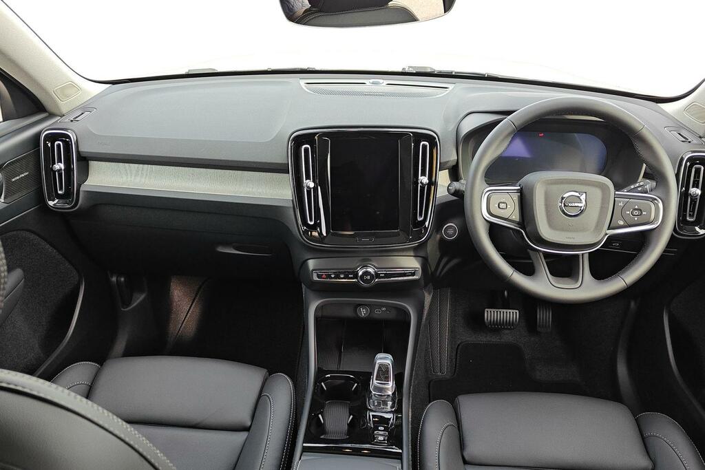 Volvo XC40 2.0 B3p Ultra Dark SV75XTM White #6