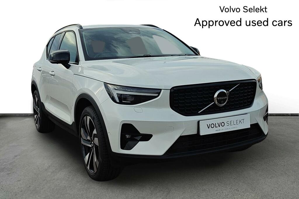 Volvo XC40 2.0 B3p Ultra Dark White