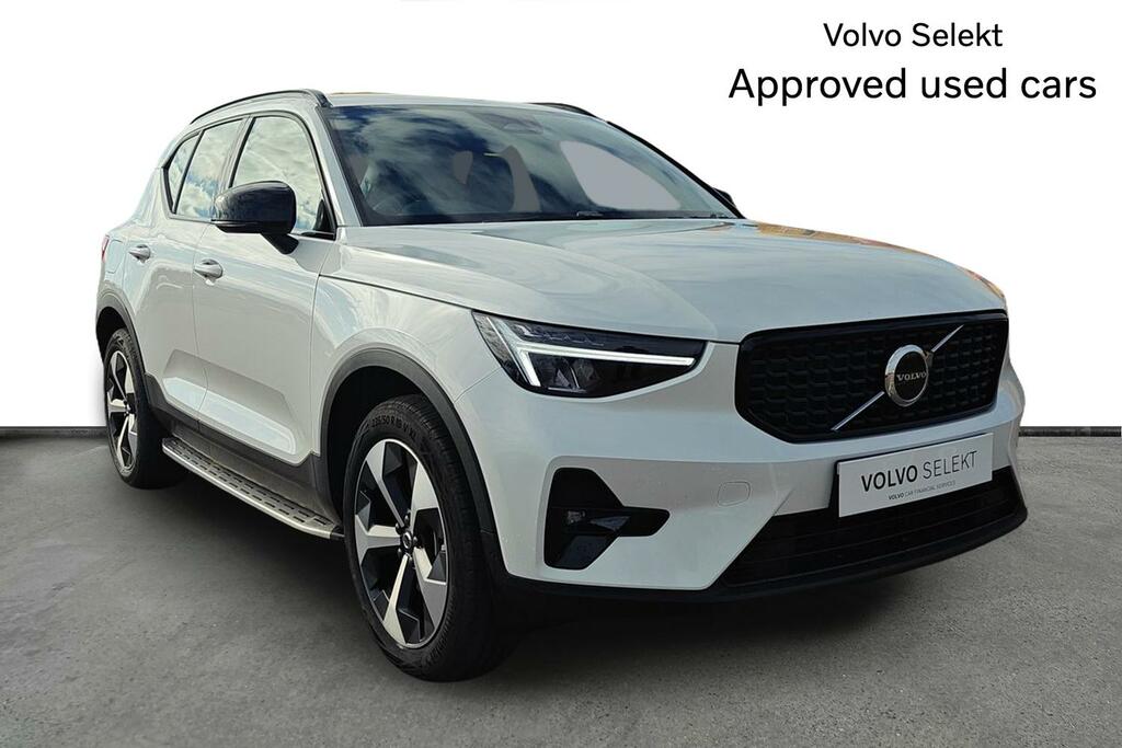 Volvo XC40 2.0 B3p Plus Dark White