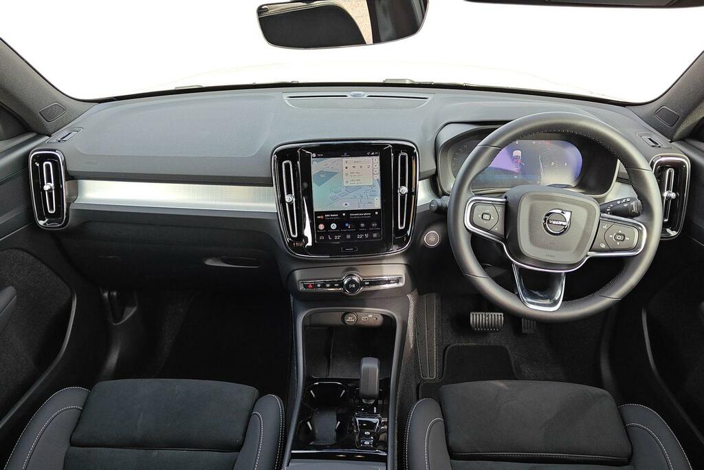 Volvo XC40 2.0 B3p Plus Dark SV75UJR White #6