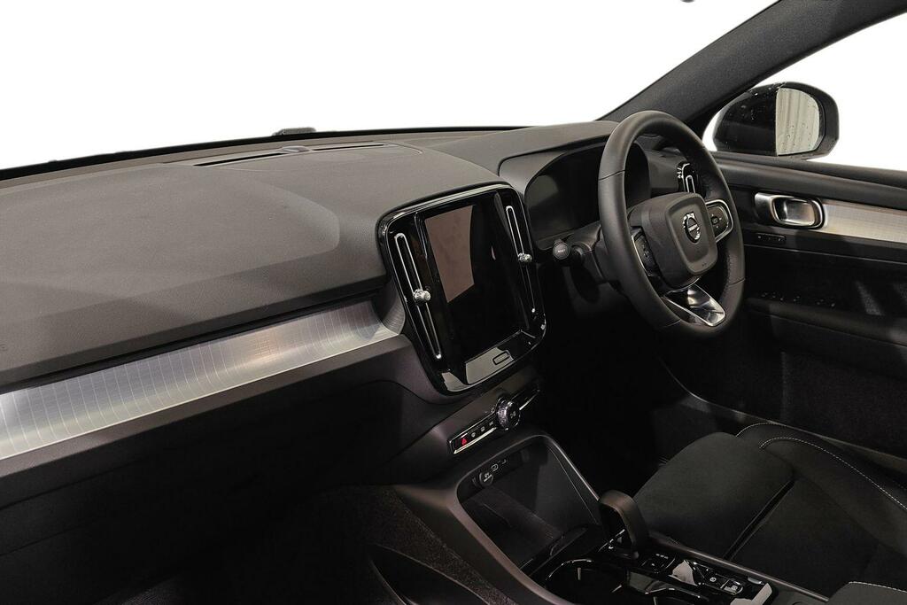 Volvo XC40 2.0 B4p Plus Dark SV75XMK Blue #2