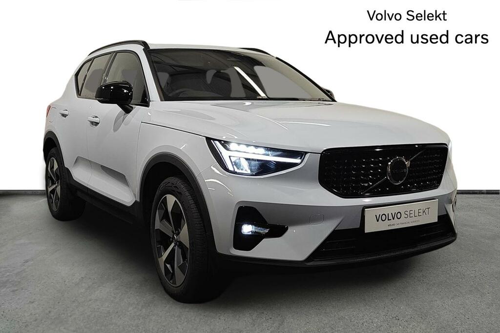Volvo XC40 2.0 B4p Plus Dark Blue