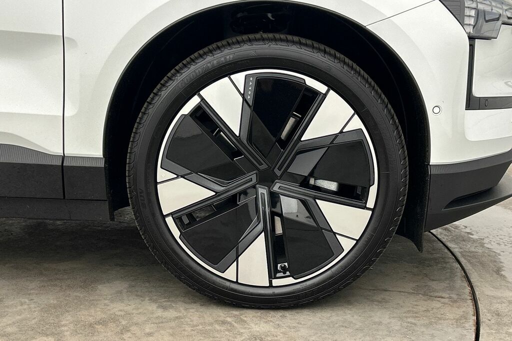 Volvo EX30 200Kw Sm Extended Range Ultra 69Kwh SM75LGO White #5