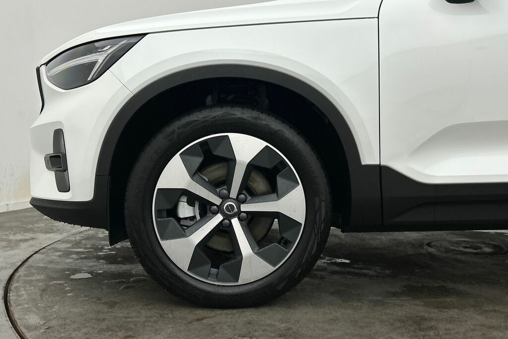 Volvo XC40 2.0 B3p Plus Dark SM75VXC White #5