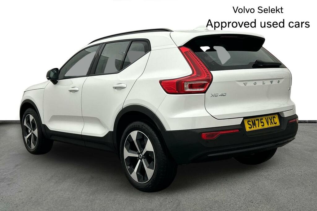 Volvo XC40 2.0 B3p Plus Dark SM75VXC White #3