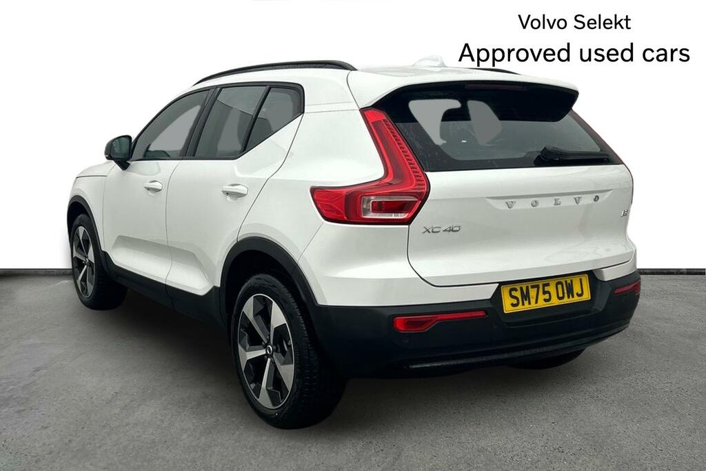 Volvo XC40 2.0 B3p Plus Dark SM75OWJ White #3