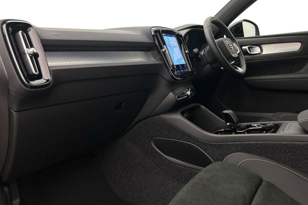 Volvo XC40 2.0 B3p Plus Dark SM75VXE #2
