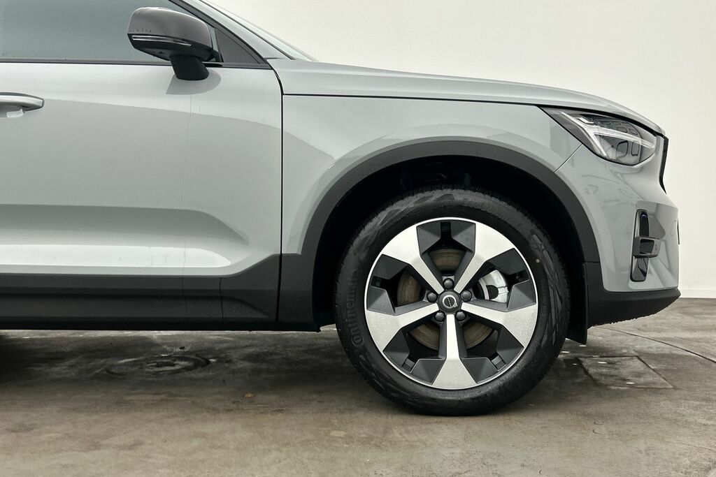 Volvo XC40 2.0 B3p Plus Dark SM75VXD Grey #5