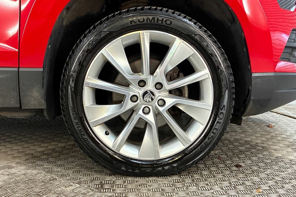 Skoda Karoq 1.5 Tsi Se L Dsg Red #5
