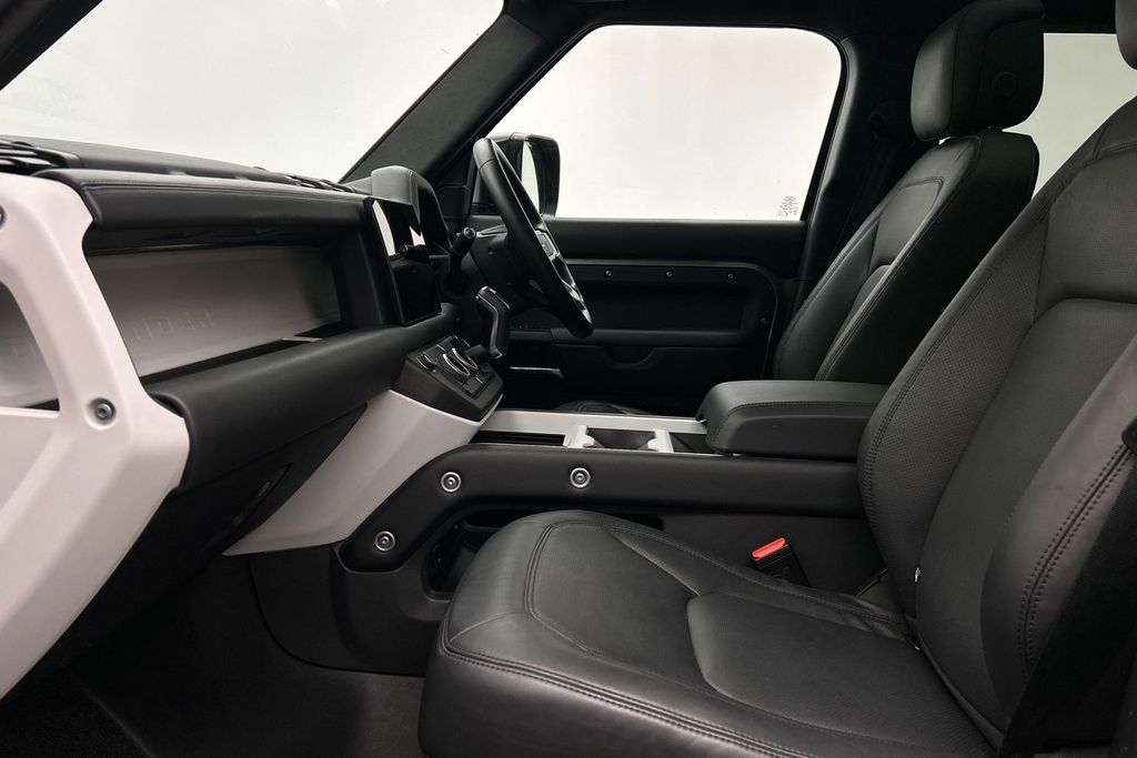 Land Rover Defender 110 D350 X-dynamic Hse KS74YOD Green #3