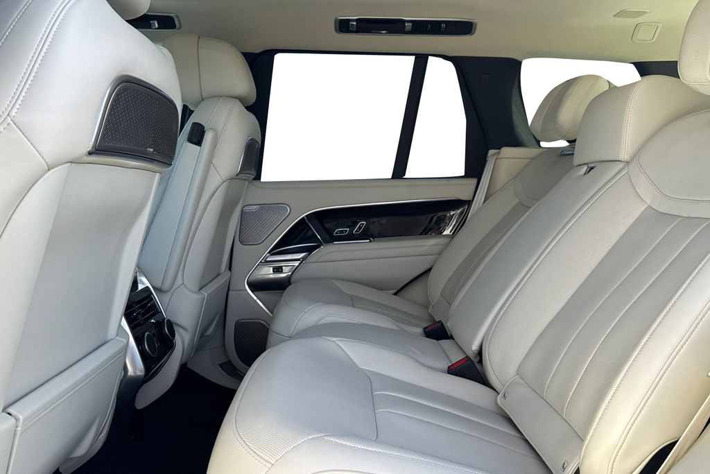 Land Rover Range Rover P460e Autobiography White #4
