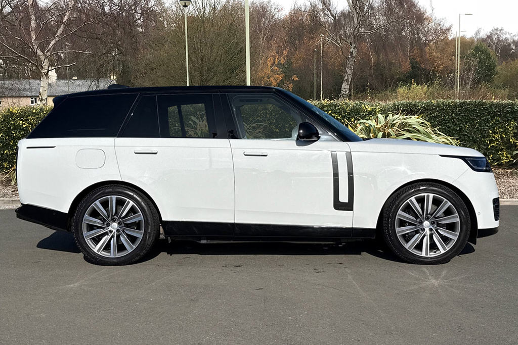 Land Rover Range Rover P460e Autobiography White #5