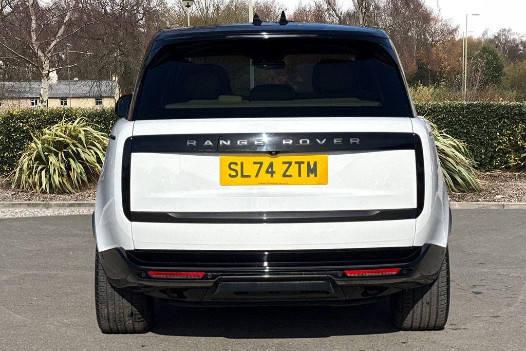 Land Rover Range Rover P460e Autobiography White #6