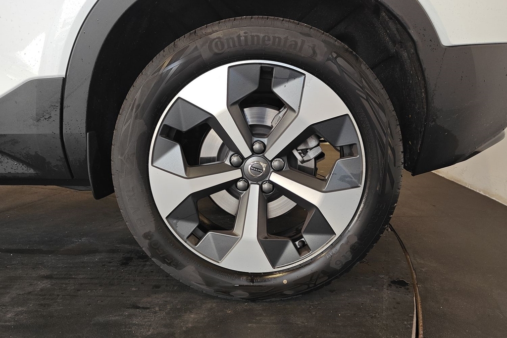 Volvo XC40 2.0 B3p Plus Dark SW75KDX White #5