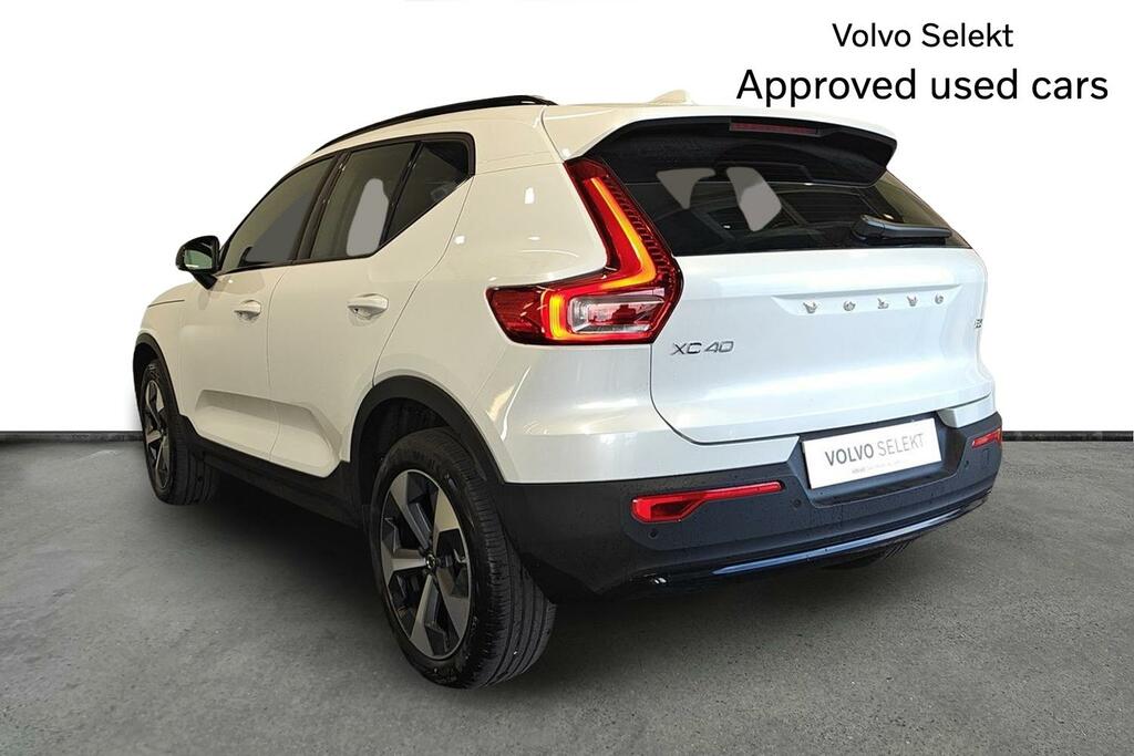 Volvo XC40 2.0 B3p Plus Dark SW75KDX White #3