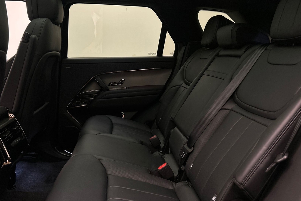Land Rover Range Rover Sport D250 Edition SP25NKE Black #4