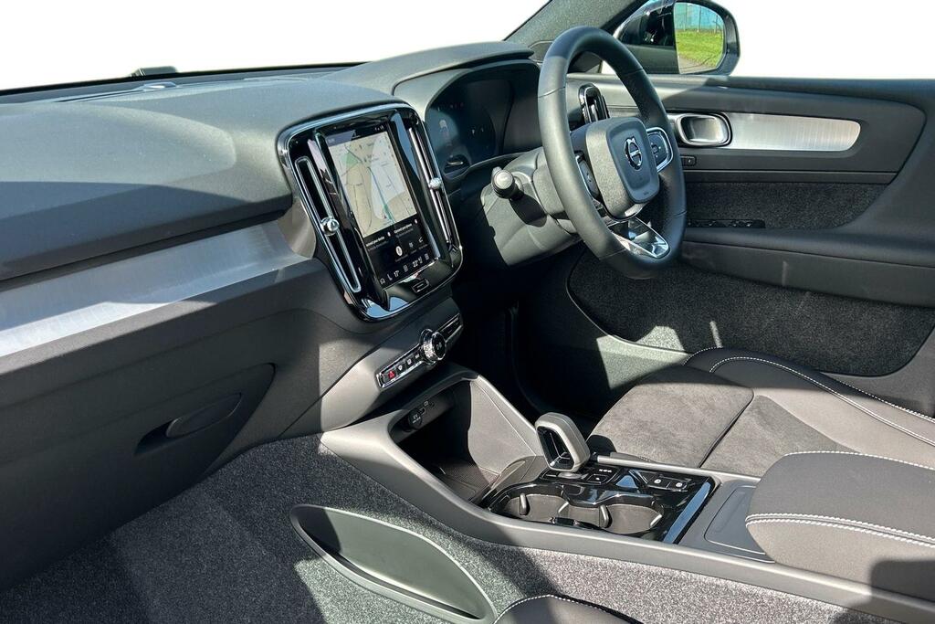 Volvo XC40 2.0 B3p Plus Dark SP26ZXT Silver #2