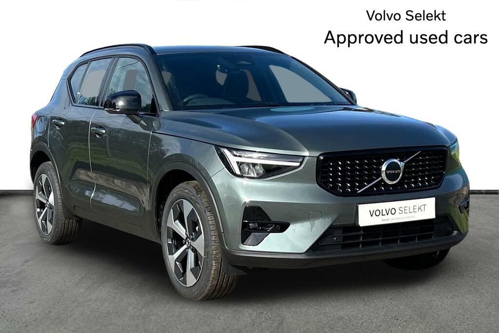 Volvo XC40 2.0 B3p Plus Dark 