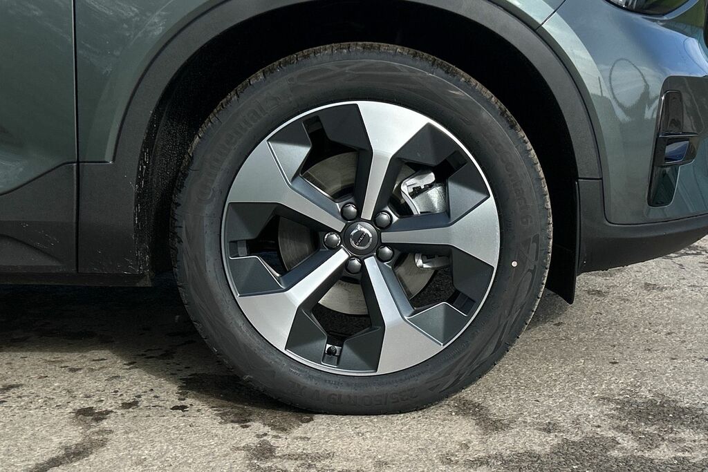 Volvo XC40 2.0 B3p Plus Dark SP26ZXZ #5