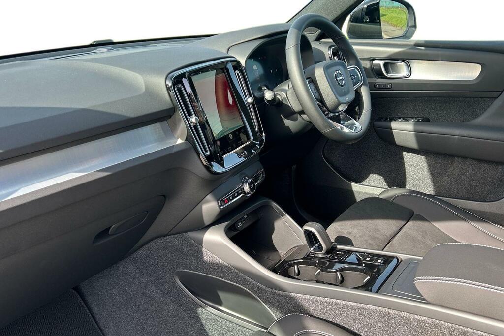 Volvo XC40 2.0 B3p Plus Dark SP26ZXS Blue #2