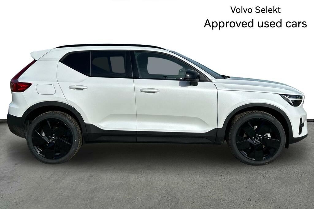 Volvo XC40 2.0 B3p Plus Black Edition SP26ZXO White #4