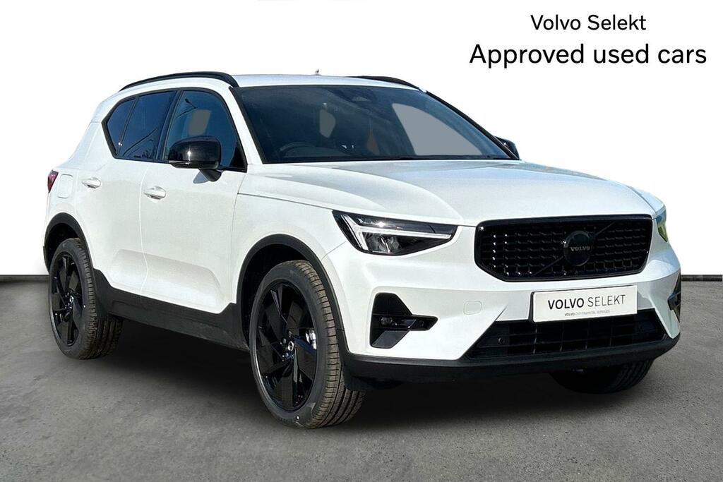 Volvo XC40 2.0 B3p Plus Black Edition White