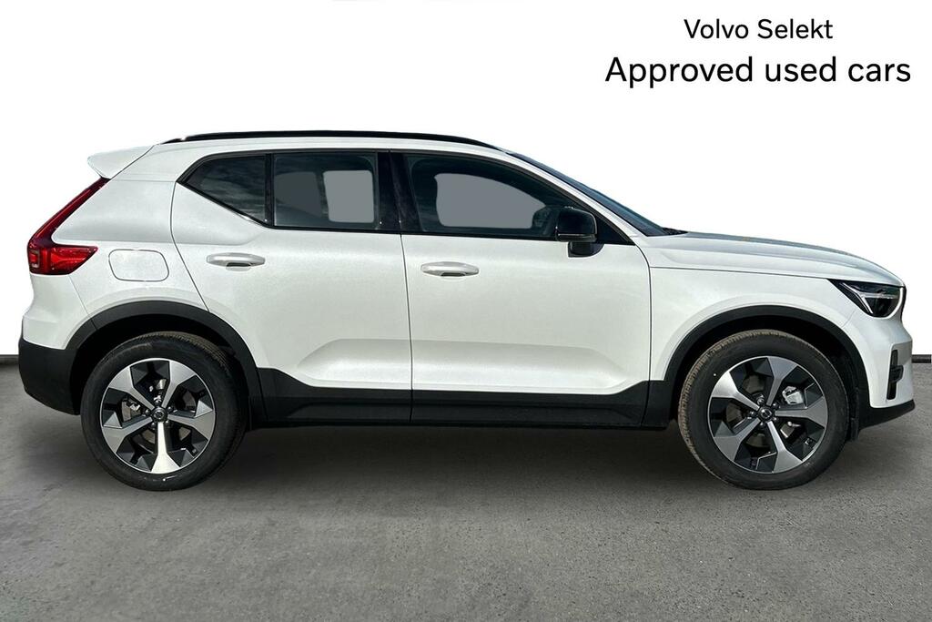 Volvo XC40 2.0 B4p Plus Dark SP26ZYB White #4