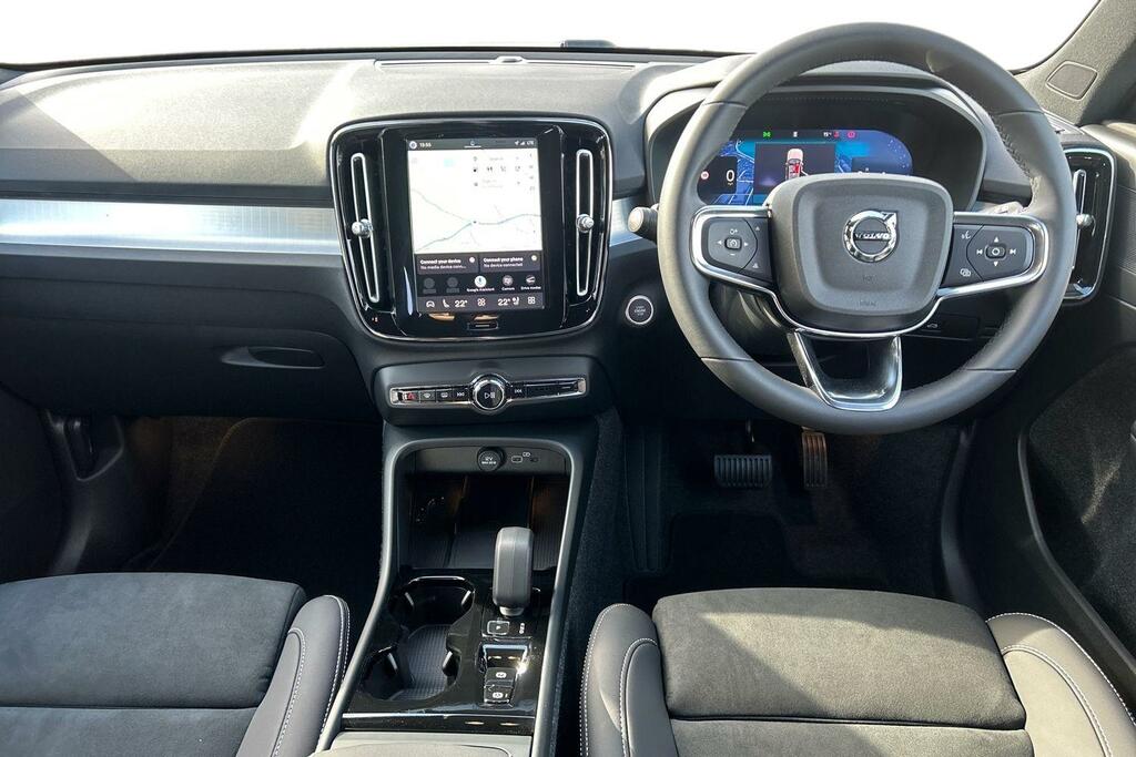 Volvo XC40 2.0 B4p Plus Dark SP26ZYB White #6