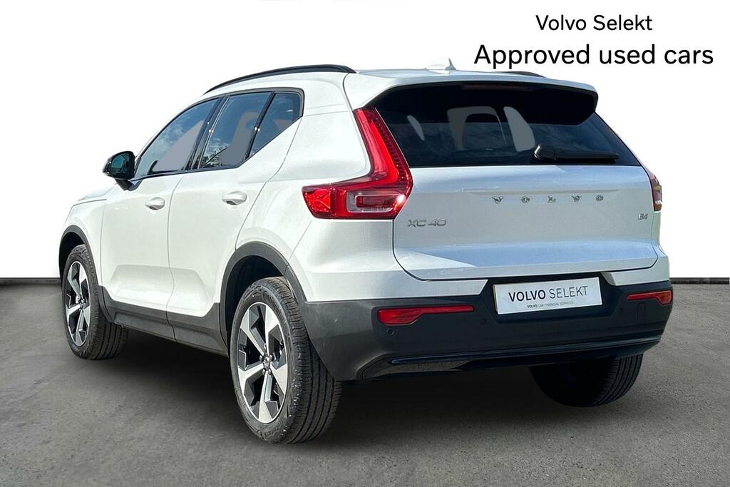 Volvo XC40 2.0 B4p Plus Dark SP26ZYB White #3