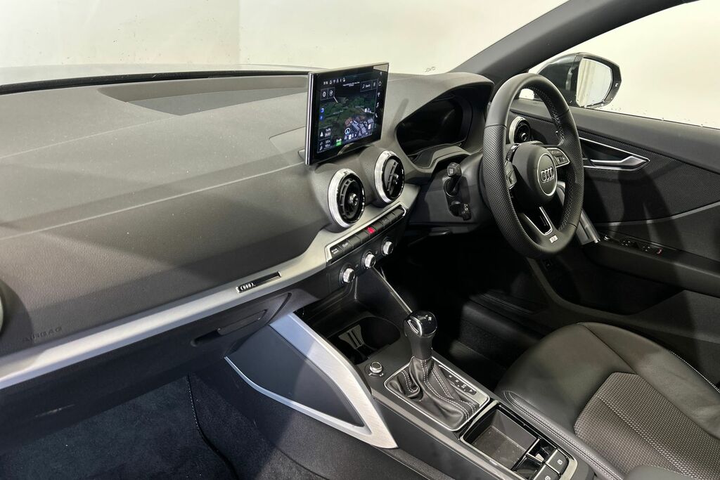 Audi Q2 S Line 35 Tfsi 150 Ps S Tronic SV75YWD Grey #2