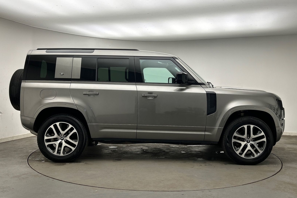 Land Rover Defender 110 D250 Xs Edition SP24PWL Silver #5