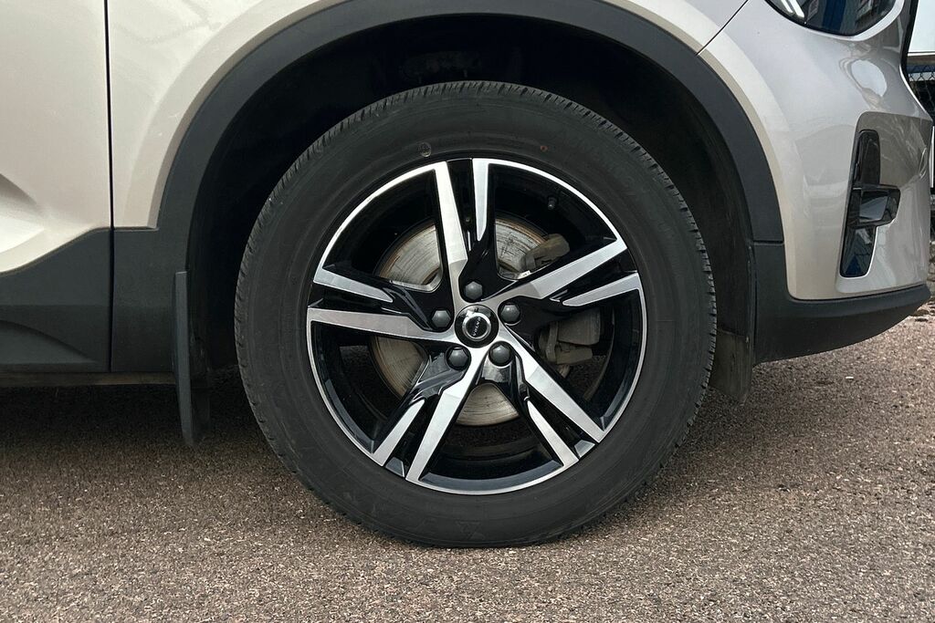 Volvo XC40 2.0 B3p Plus Dark SP23JXF #5