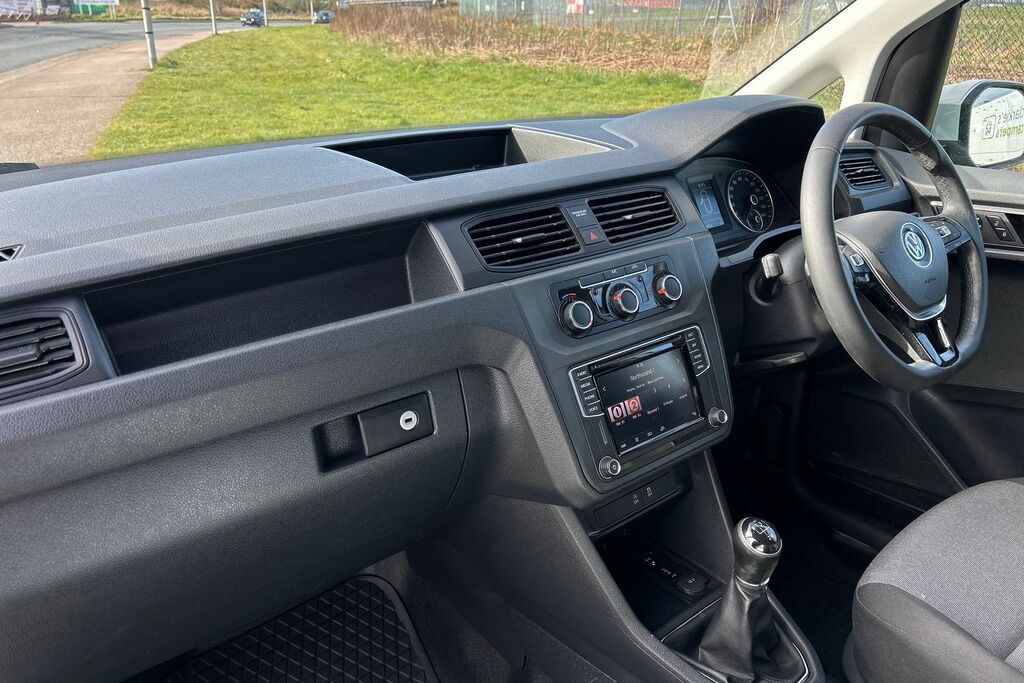 Volkswagen Caddy Maxi 2.0 Tdi Bluemotion Tech 102Ps Trendline Ac Van NJ69HNN White #2