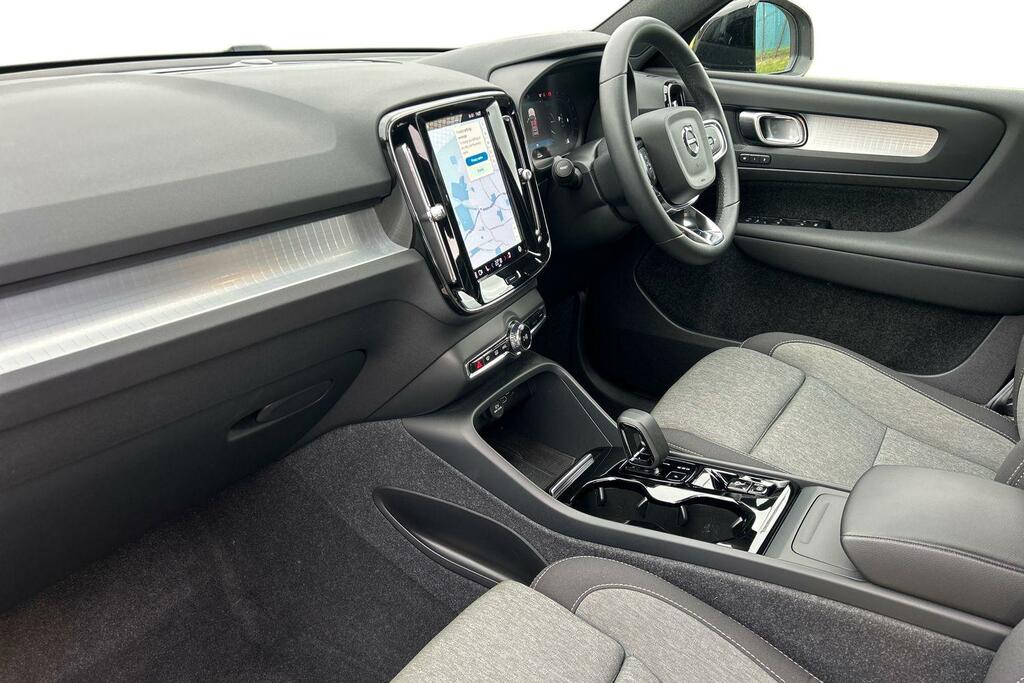 Volvo XC40 2.0 B3p Plus Dark ST73OCG Silver #2