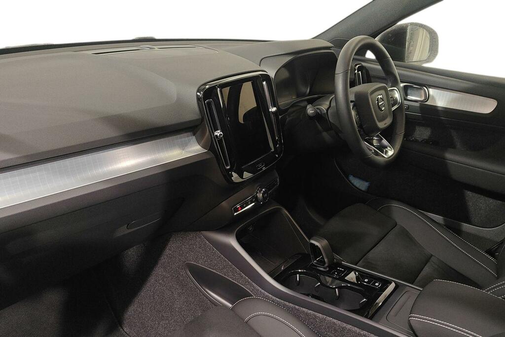 Volvo XC40 2.0 B3p Plus Dark SW75AOP Silver #2