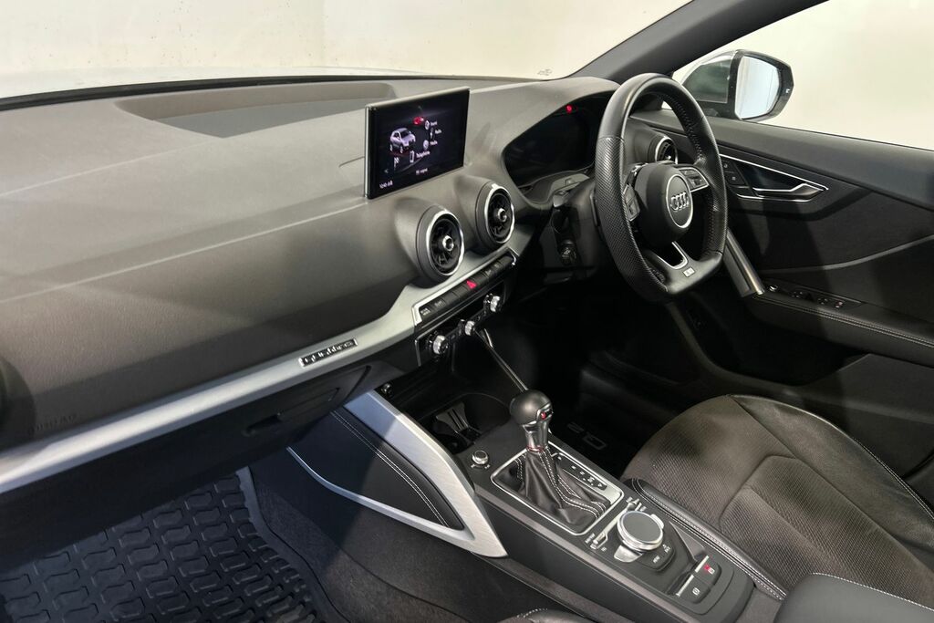 Audi SQ2 Tfsi 300 Ps S Tronic SV69TUA Silver #2