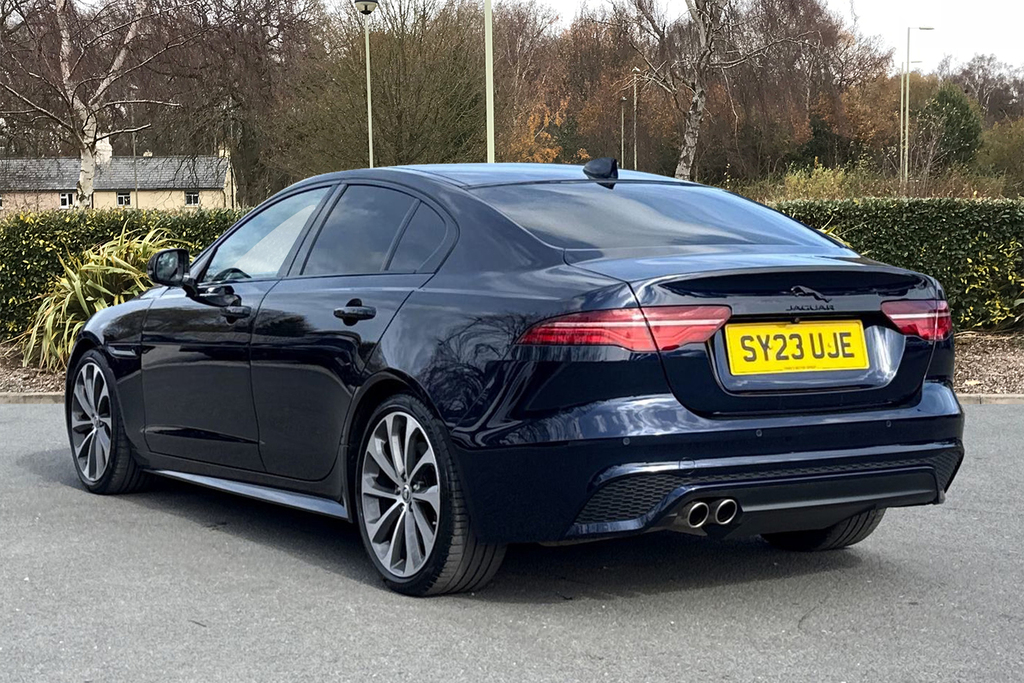Jaguar XE D200 R-dynamic Se Black Blue #2