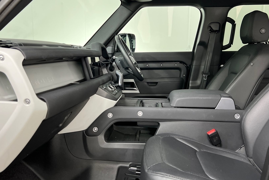 Land Rover Defender 110 D300 X-dynamic S ST23CGX Black #3