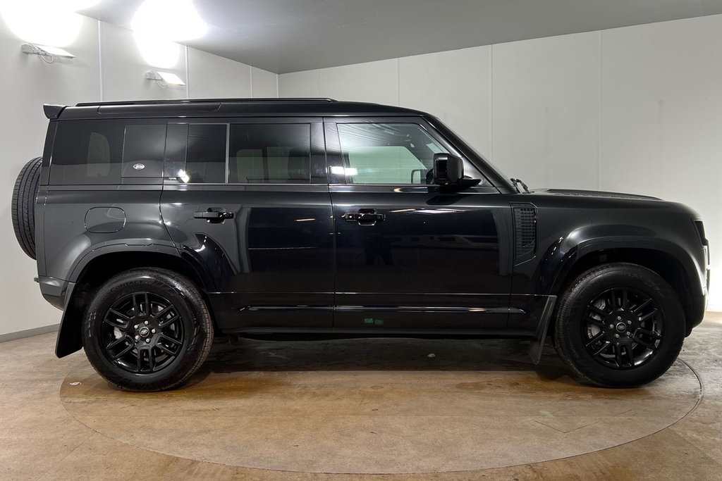 Land Rover Defender 110 D300 X-dynamic S ST23CGX Black #5