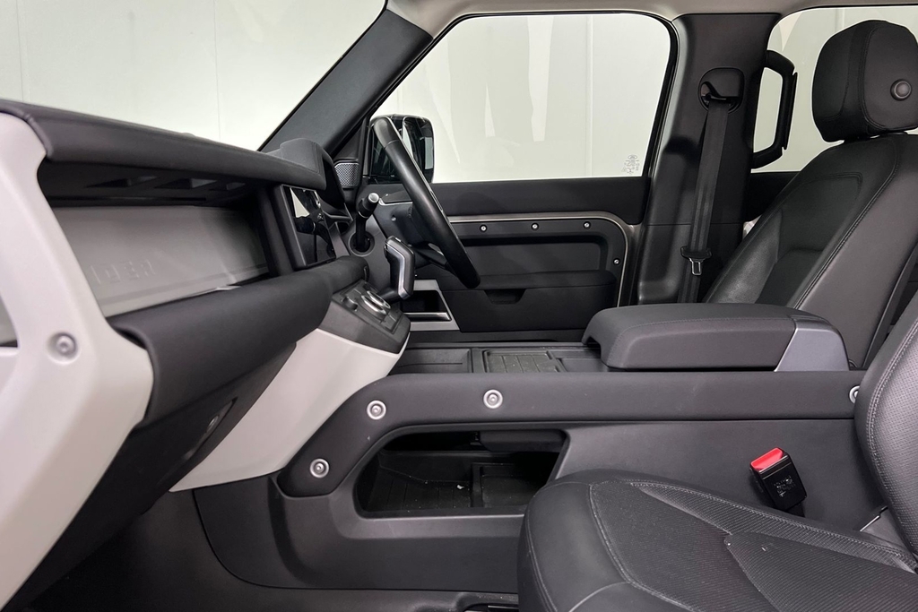 Land Rover Defender 110 D250 Xs Edition SN22BRO Silver #3
