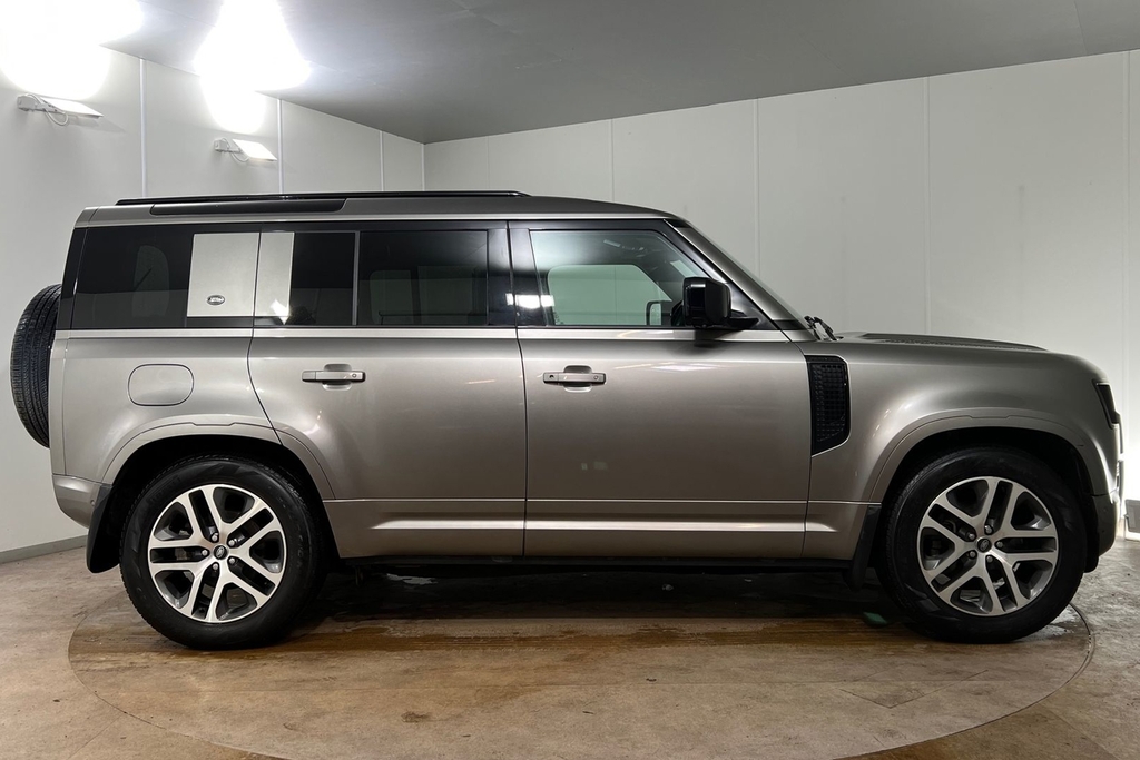 Land Rover Defender 110 D250 Xs Edition SN22BRO Silver #5