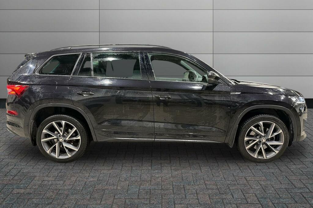 Skoda Kodiaq 2.0 Tdi 200 Sport Line 4X4 Dsg 7 Seat Black #4