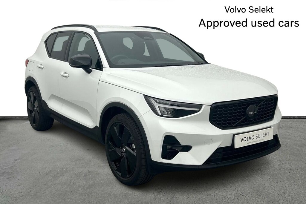 Volvo XC40 2.0 B3p Plus Black Edition White