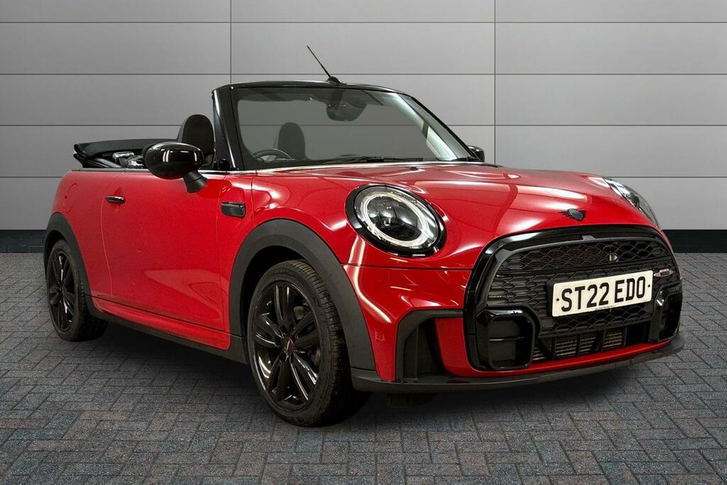 Mini Convertible 1.5 Cooper Sport Red