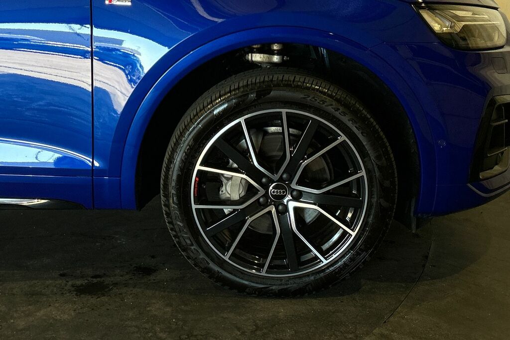 Audi Q5 Black Edition 40 Tdi Quattro 204 Ps S Tronic Blue #5