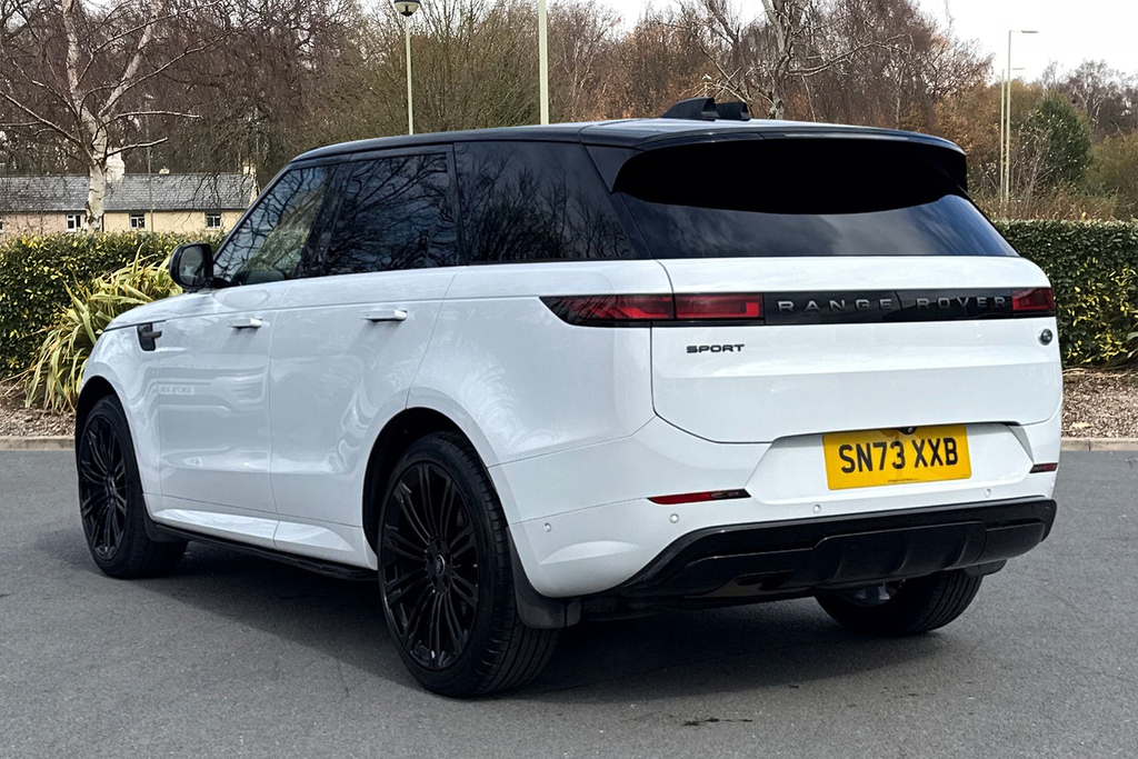 Land Rover Range Rover Sport D300 Dynamic Se SN73XXB White #2