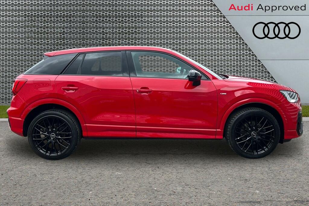 Audi Q2 Black Edition 35 Tfsi 150 Ps S Tronic SR23OEE Red #4