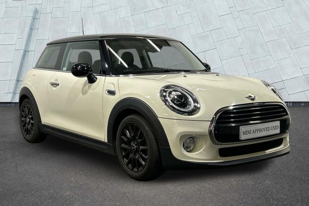 Mini Hatch Cooper 3-Door SP68ZZE White