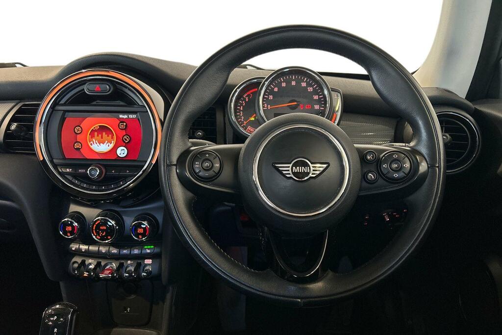 Mini Hatch Cooper 3-Door SP68ZZE White #5
