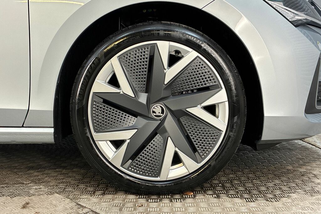 Skoda Superb 2.0 Tdi Se L Dsg Silver #5
